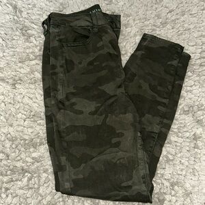 American Eagle Ne(x)t Level SuperStretch Camouflage Curvy Super Hi-Rise Jeggings
